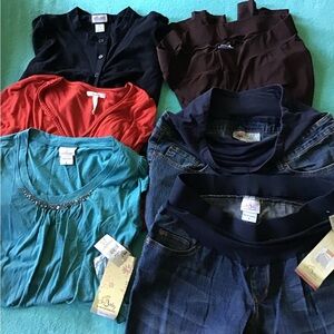 Maternity size small bundle : 2 tops , cardigan sweater, 2 jeans, yoga pants